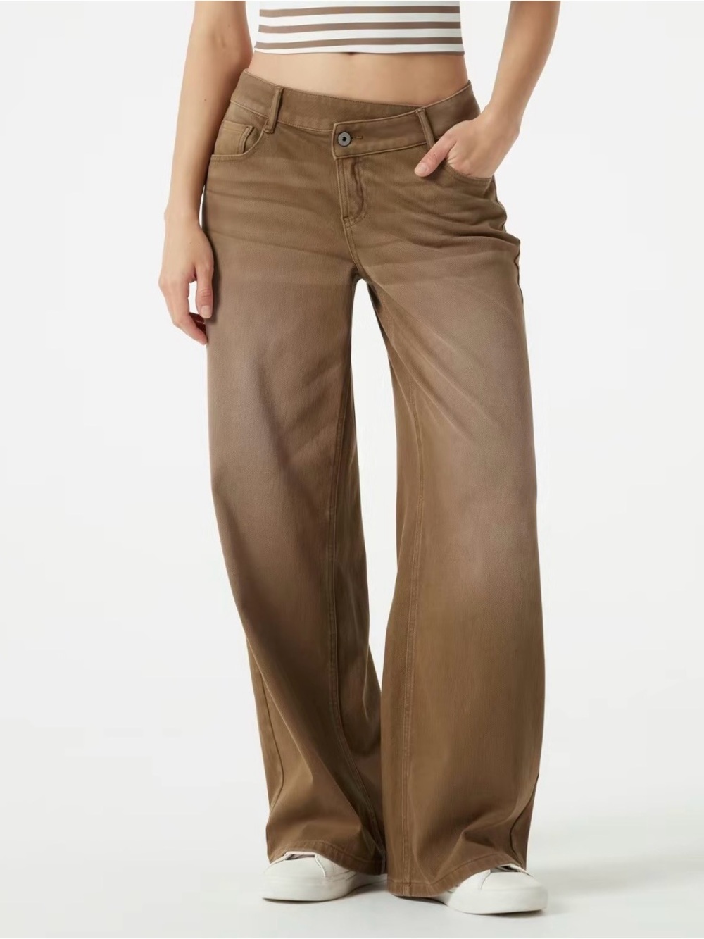 HALARA Flared Wide-Leg Jeans in Caramel Café